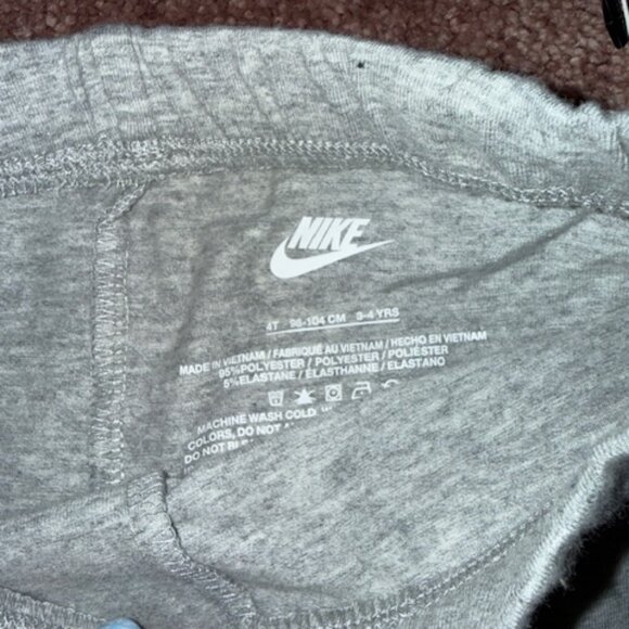 Nike Toddler Set - Picture 3 of 4